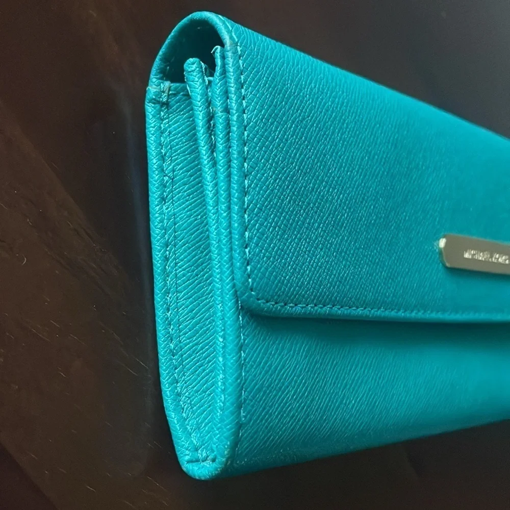 MICHAEL KORS Wallet multi card holder zip change compartment gold hardware